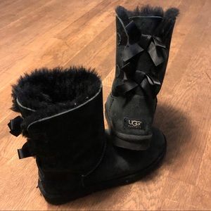 Black ugg boots